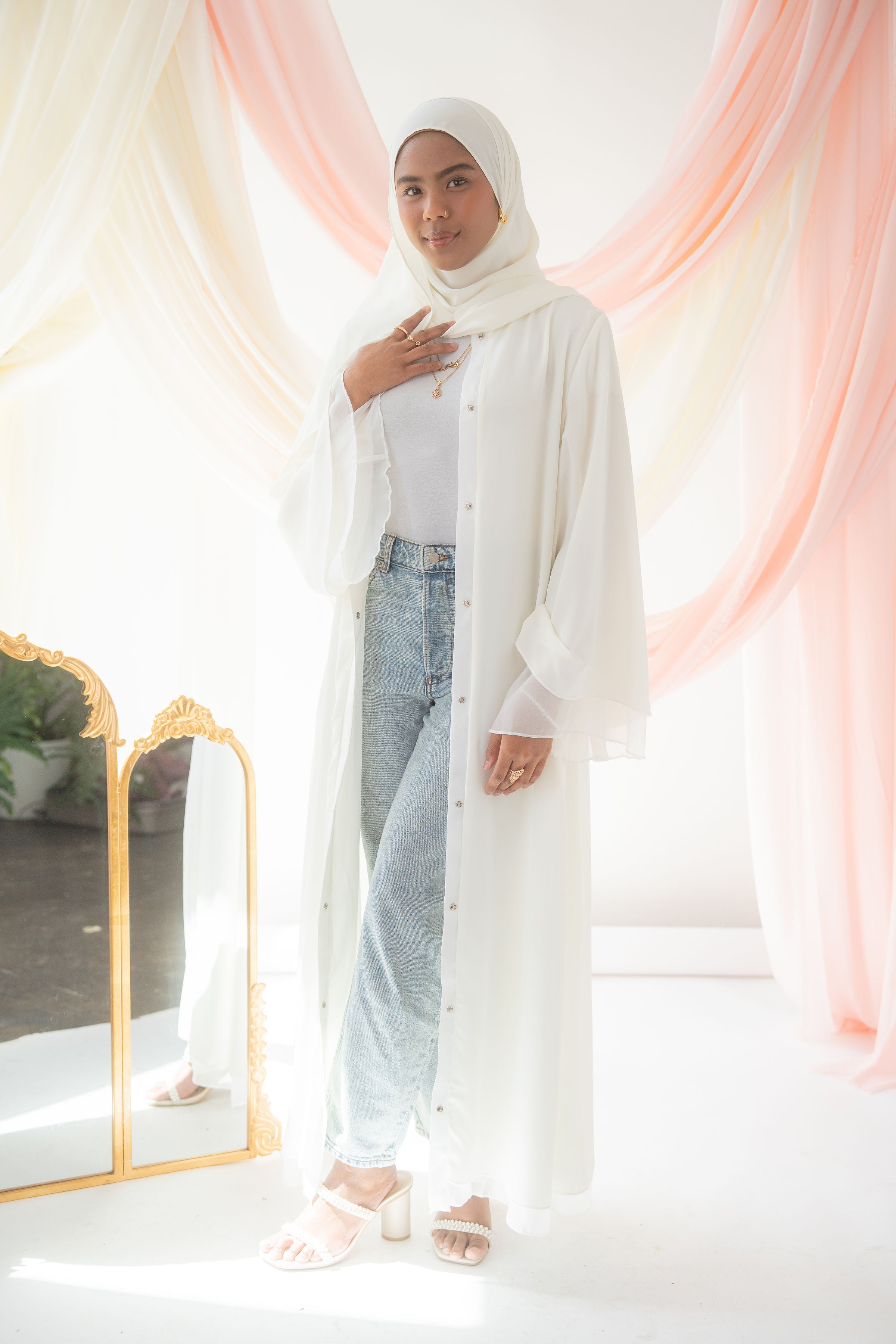 Aaliyah Reversible Abaya | Pearl